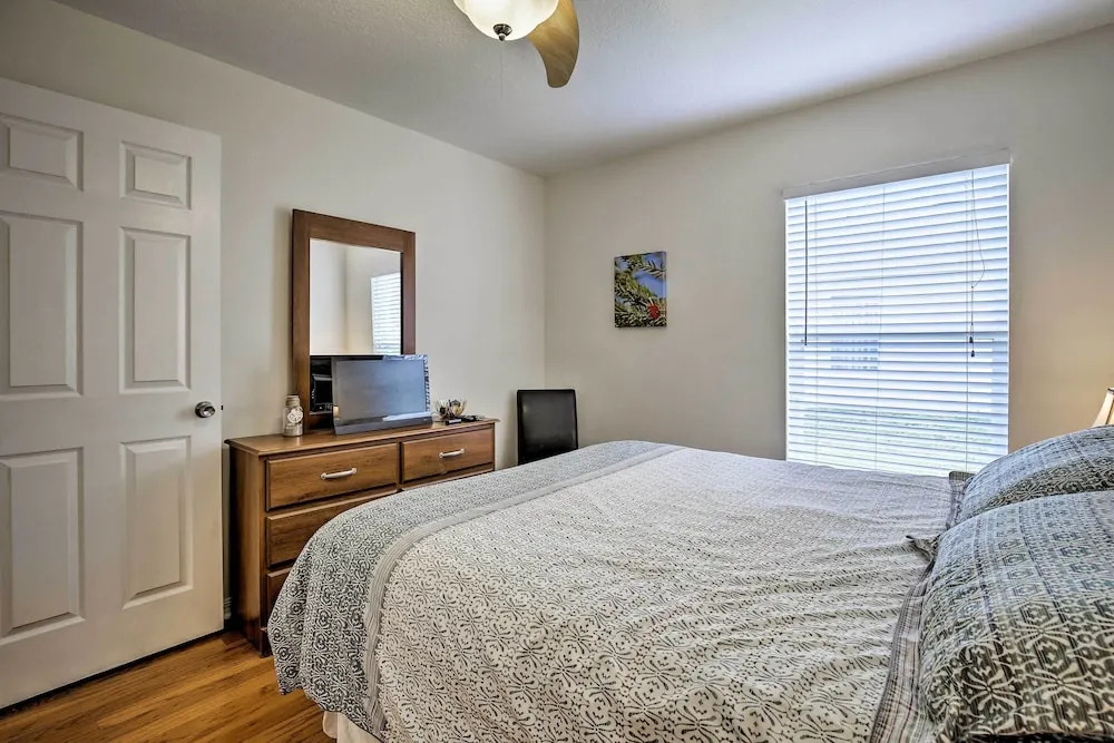 Saltwater Pool, Spa & Lanai: Bradenton Home