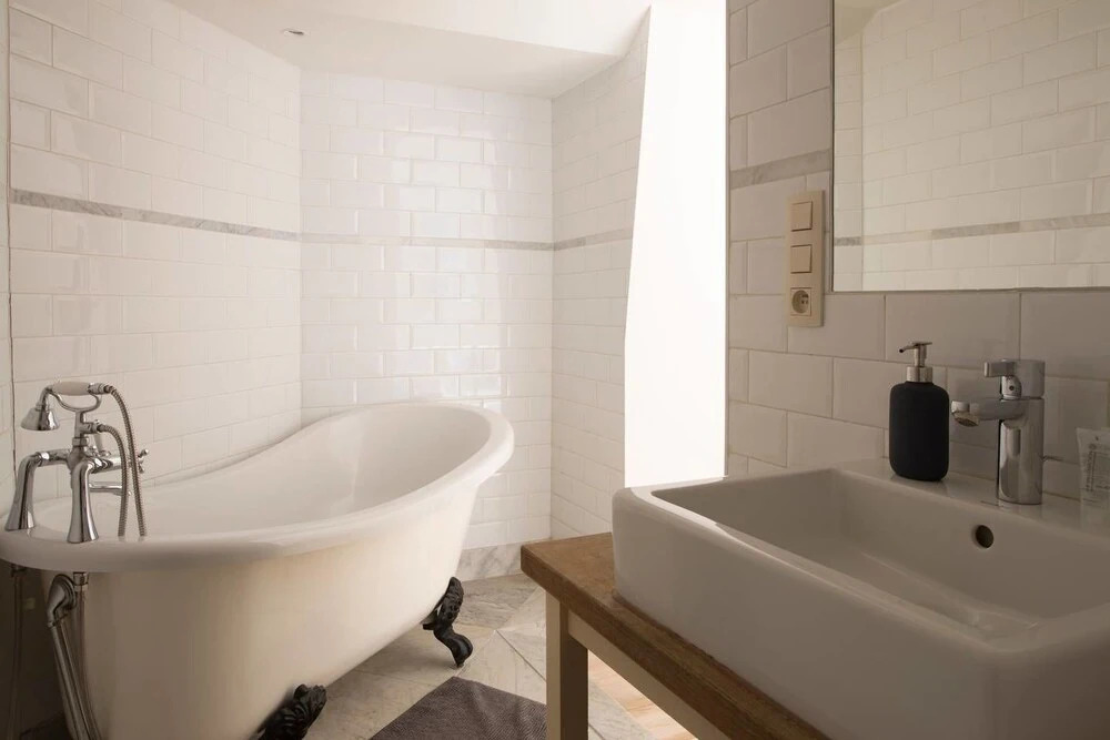 Saint Pauls Suite 24