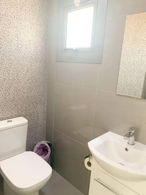 Spacious studio - short walk from Nissi beach!