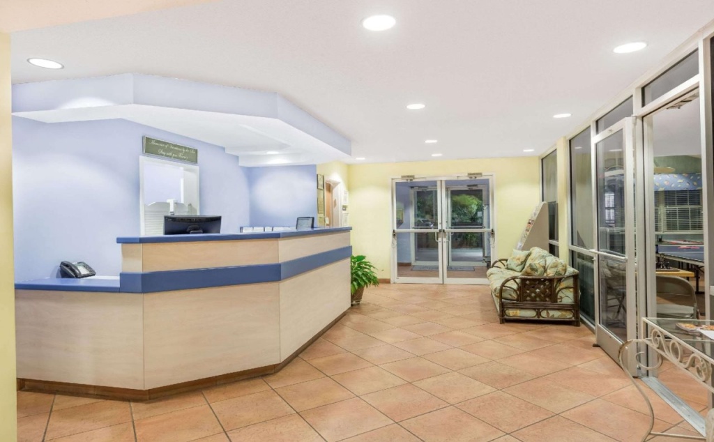 The Windstar Hotel - Carolina Beach
