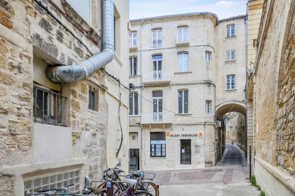 Bright studio near the Popes Palace in Avignon - Welkeys