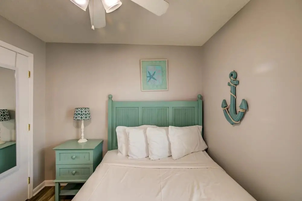 Fantastic Condo in Gulf Shores Directly on the Beach With Pool Covered Parking