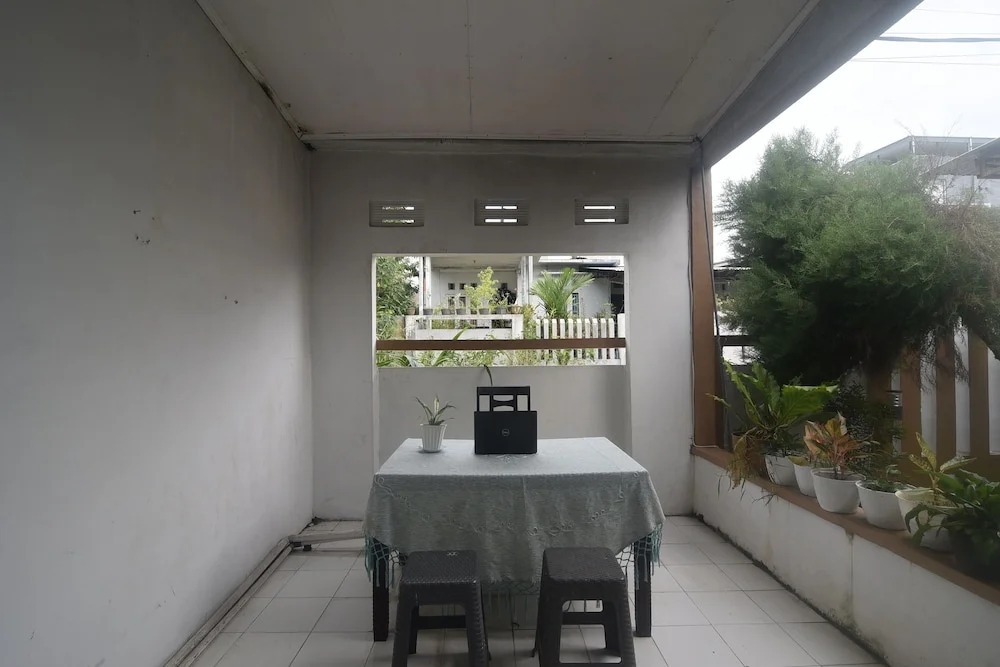 OYO 92714 Miracle Kost