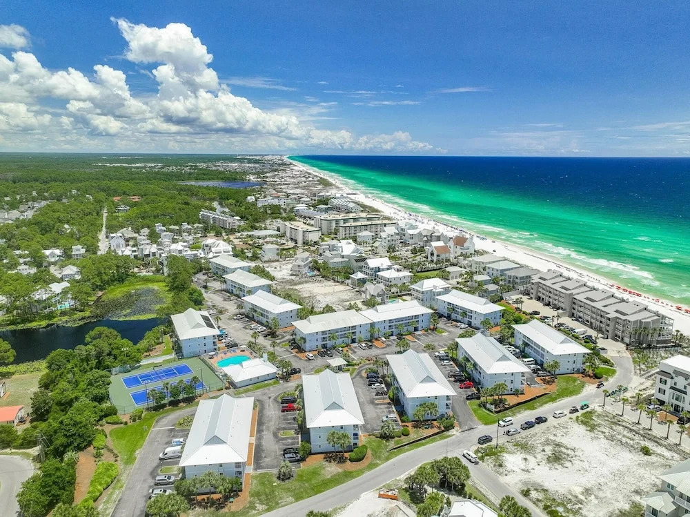 Beachside Villas 122- Sun for the Roses