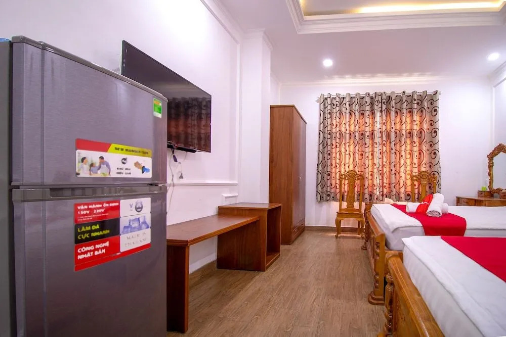 Reddoorz Plus near Phan Xich Long