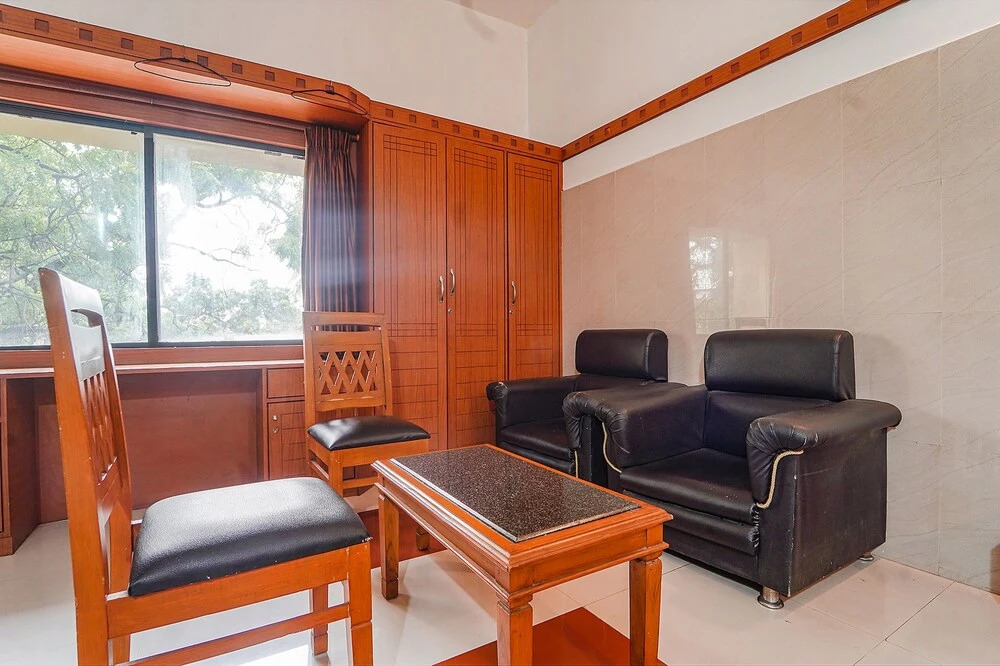 Fabhotel Skyry I