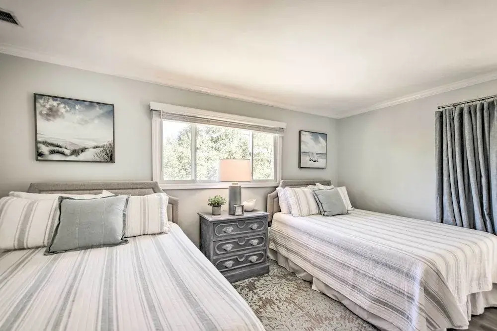 Bright Sunset Beach Condo w/ Golf Course View