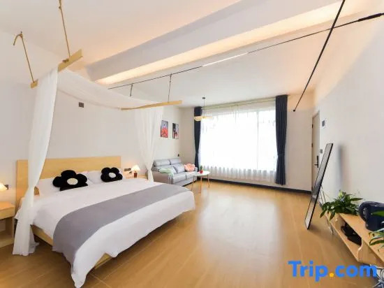 Nine rooms Glynis · Fengxuan Garden Villa (East Gate Store of Dali Old City)