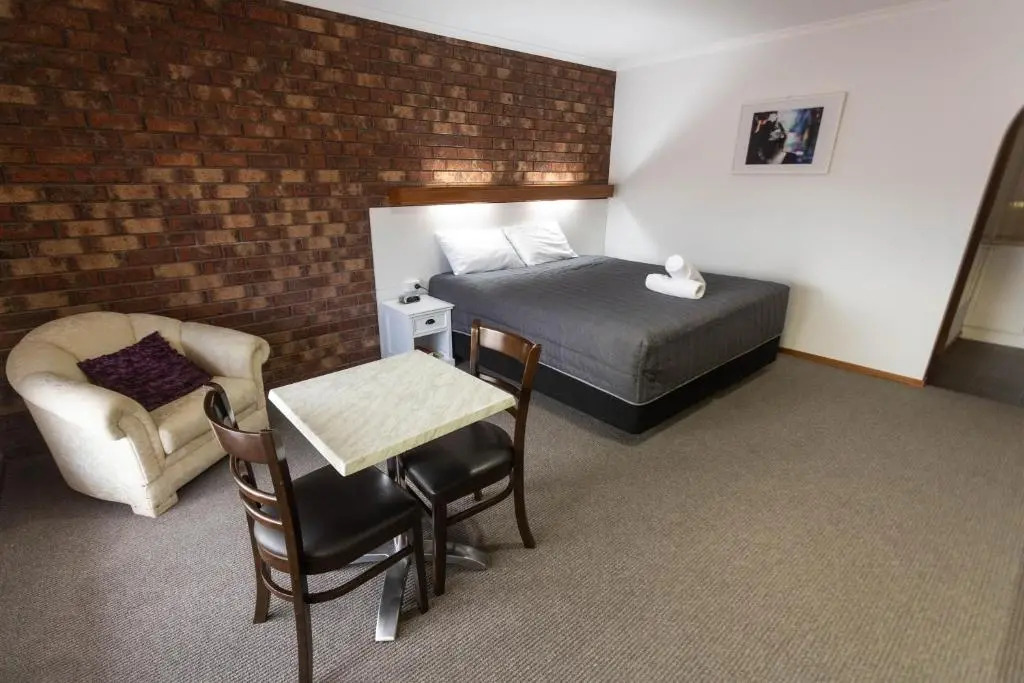 Donald Motor Lodge