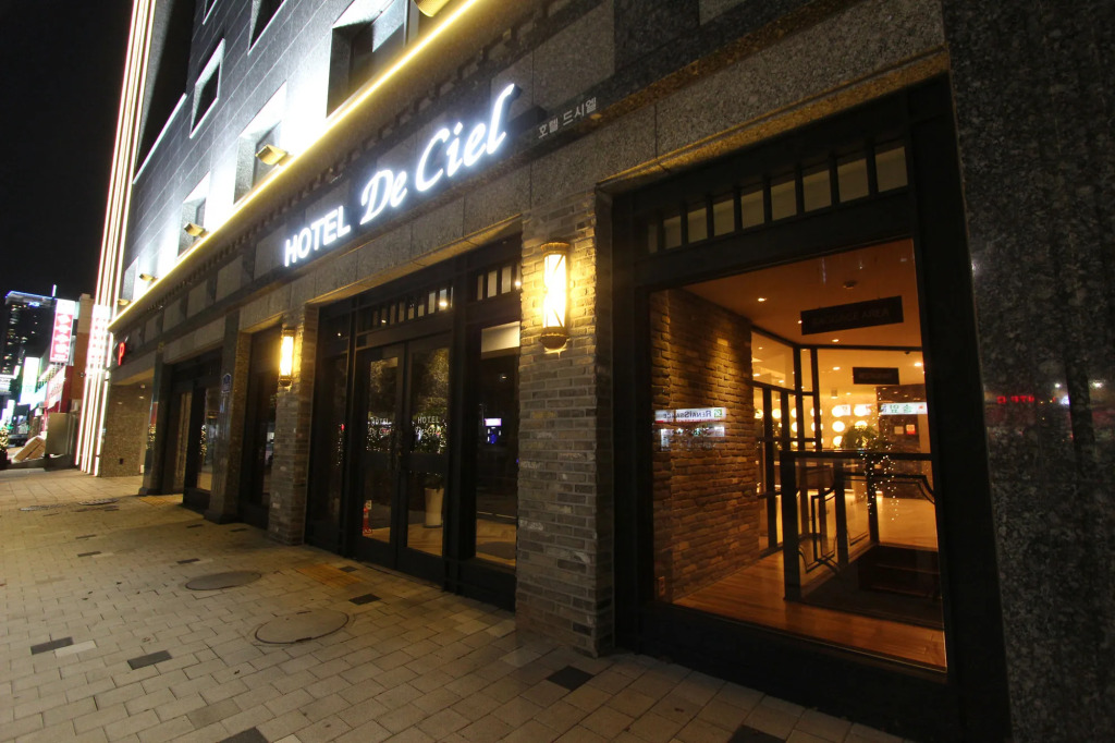 Hotel De Ciel