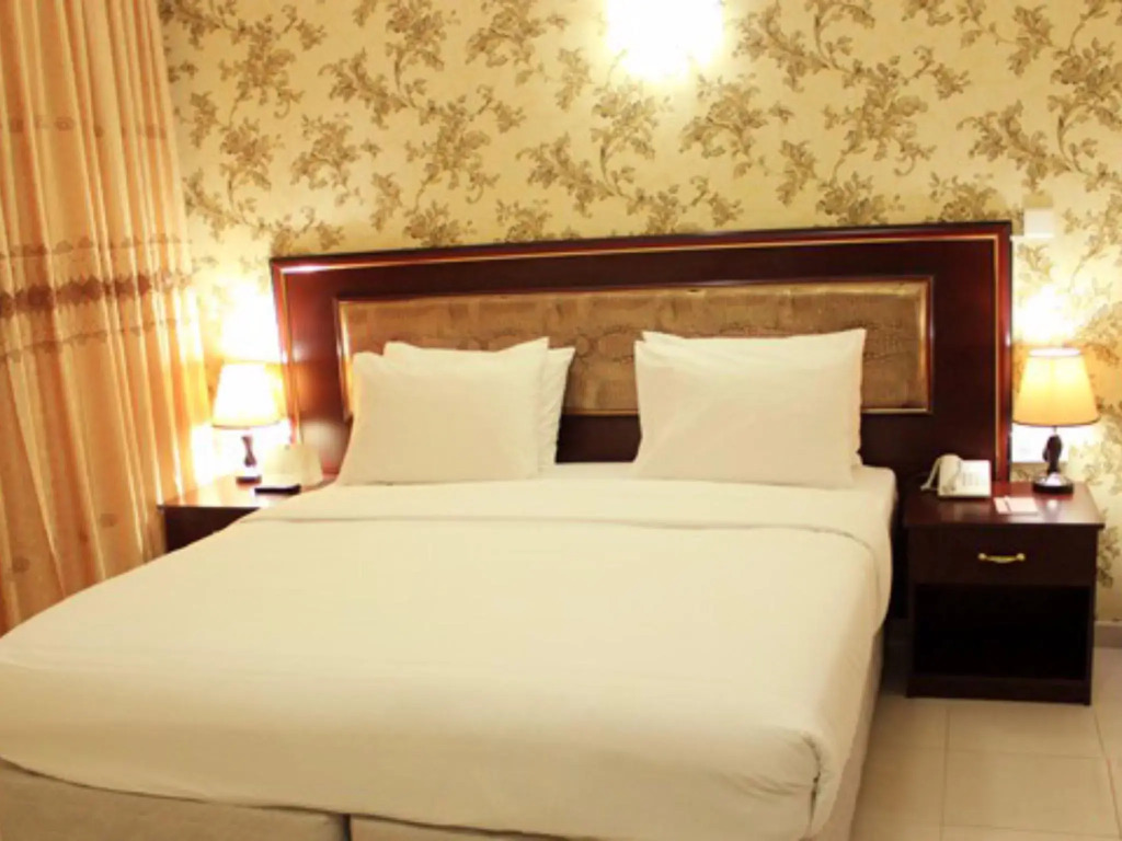 Montreal Naif Hotel