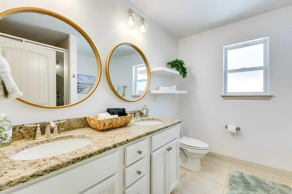 Salty Rose Inn by Avantstay Inlet Beach Home w/ Porch, Firepit & Pool Access