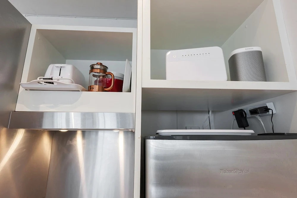 Charming 1 Bdrm in Prime Viaduct Location - by Urban Butler