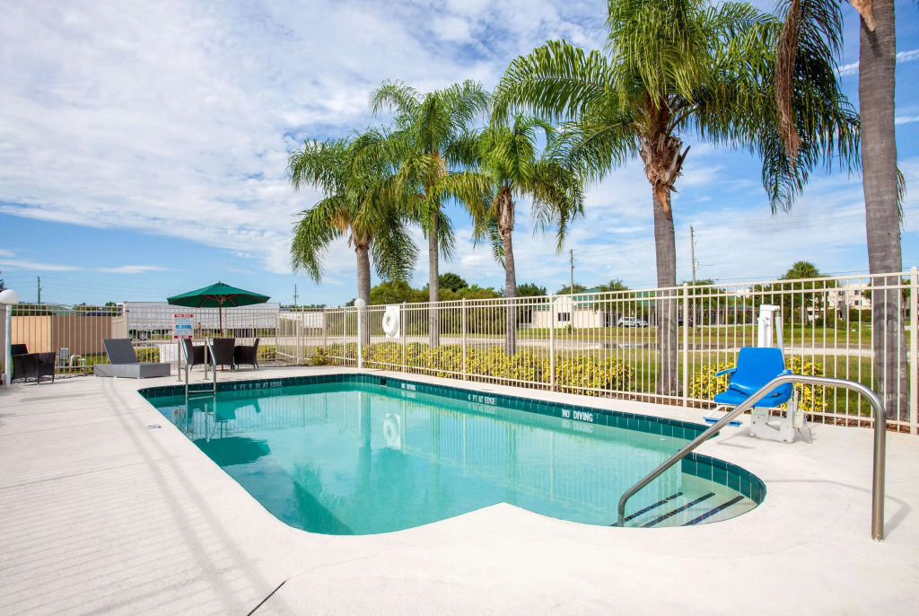 Howard Johnson by Wyndham Vero Beach/I-95