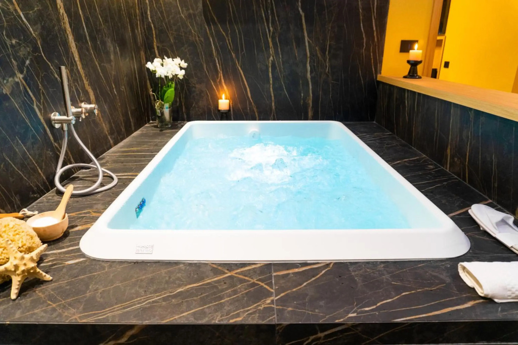 ETNEA Suite 270