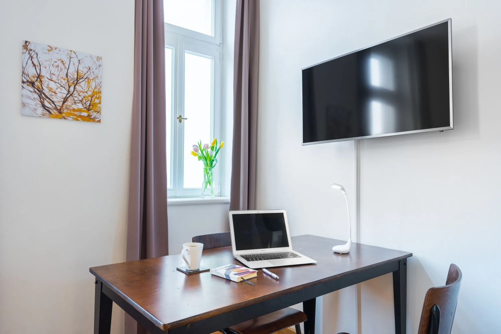 Beautiful Malastrana Studio