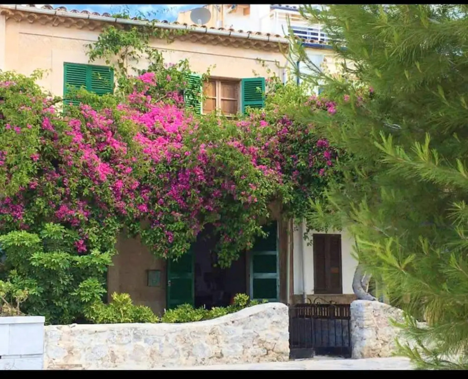 House With 4 Bedrooms in Port de Pollença, With Wonderful sea View, Terrace and Wifi Near the Beach