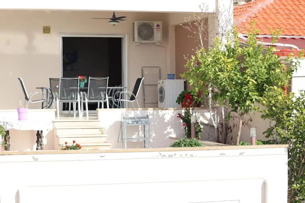 Lovely studio with beautiful garden