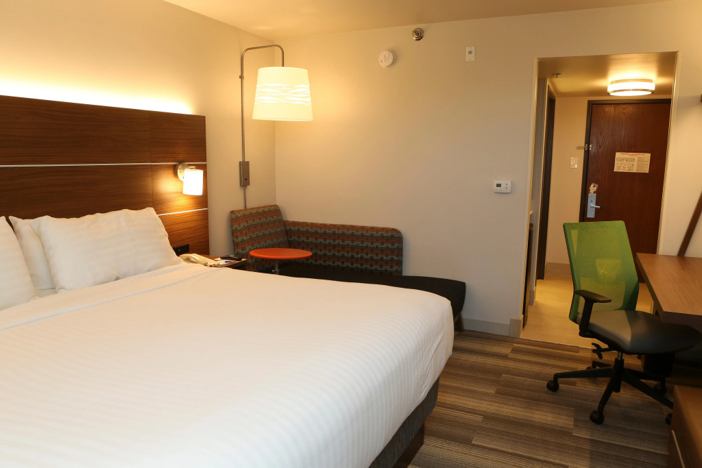 Holiday Inn Express Phoenix-Airport/University Drive by IHG