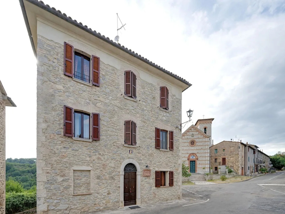 Mansion in Prodo near Lake Bolsena