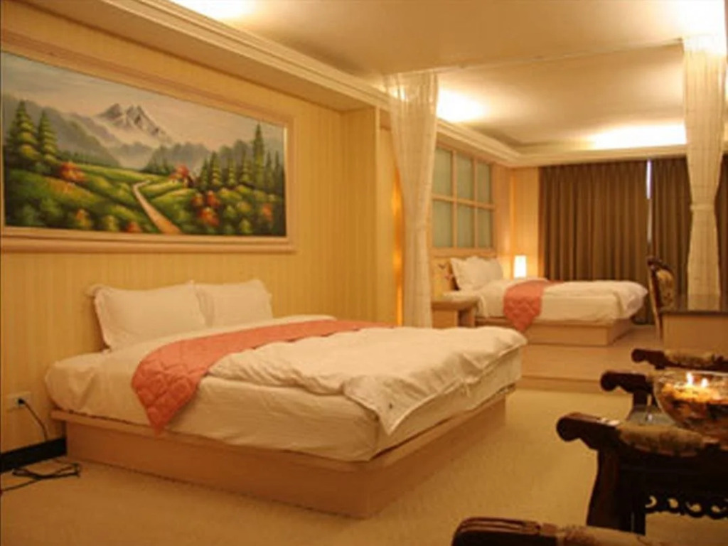 Esquire Hotel