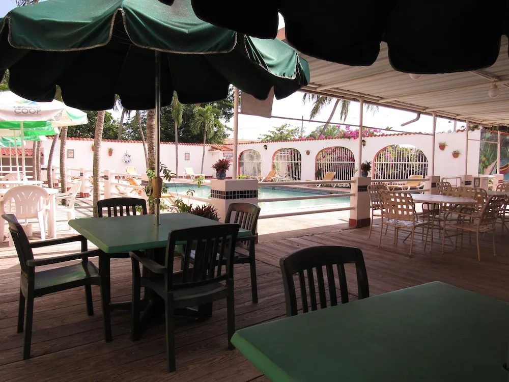 Hotel Perichis