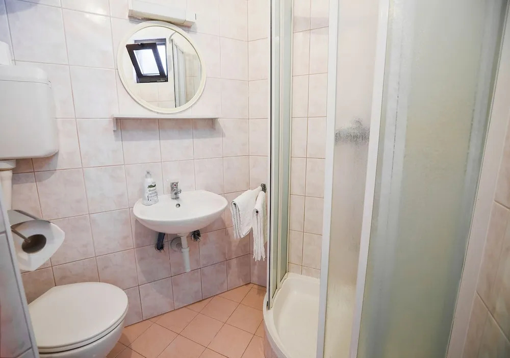 Captivating 2-bed Apartment in Podstrana