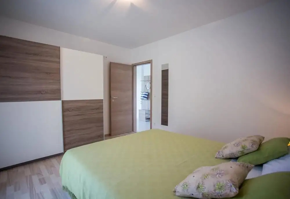 Enelani Apartments