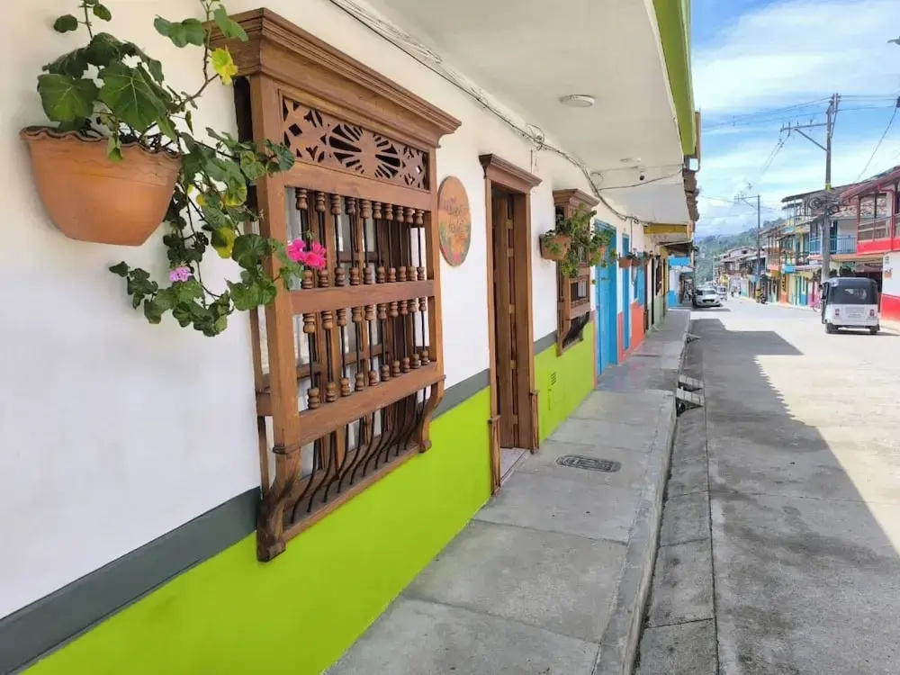 Olivas House Hostal