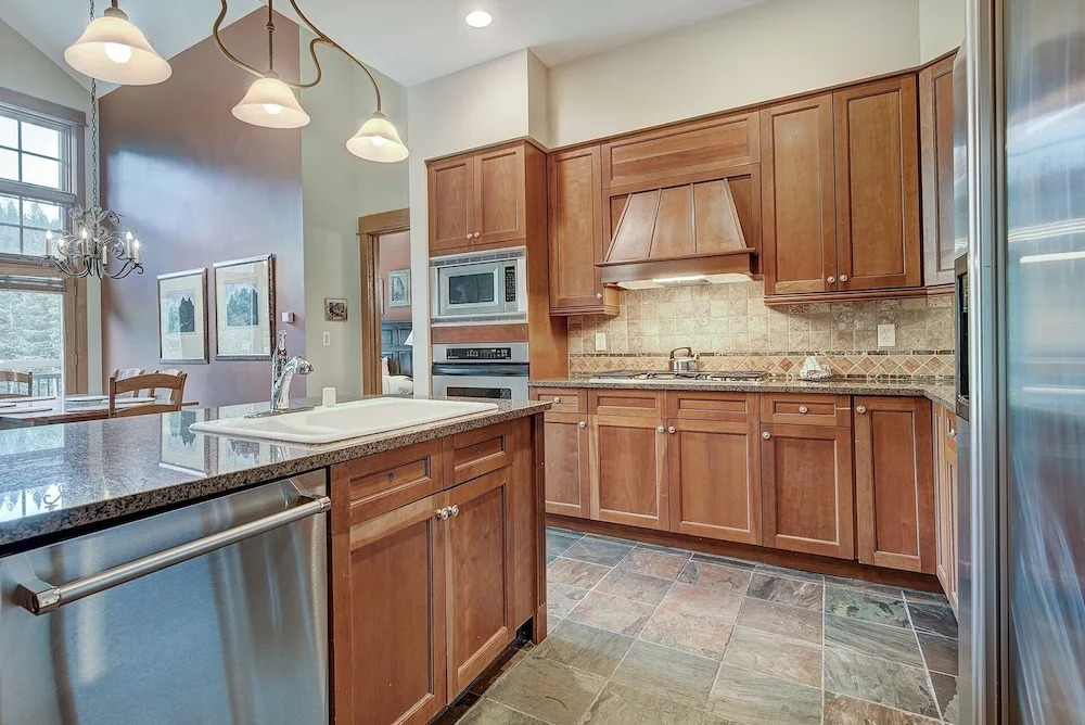 Luxurious 2 BR in River Run Village with Ski in ski out, Kids Ski Free condo