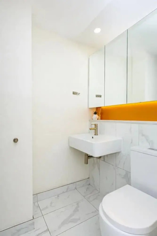 Unwind Bond Quarter Apartment 106