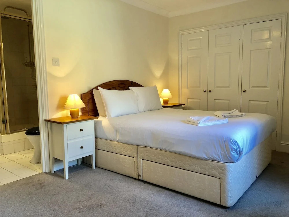 Stylish Apartments in Victoria & Westminster