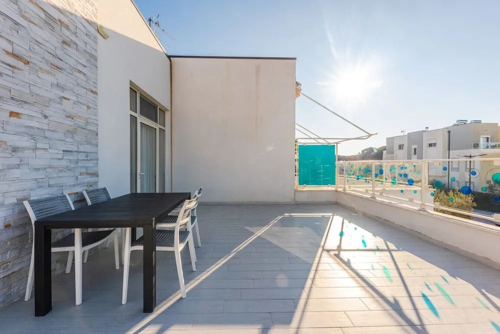 Seaview Haven - Trendafili