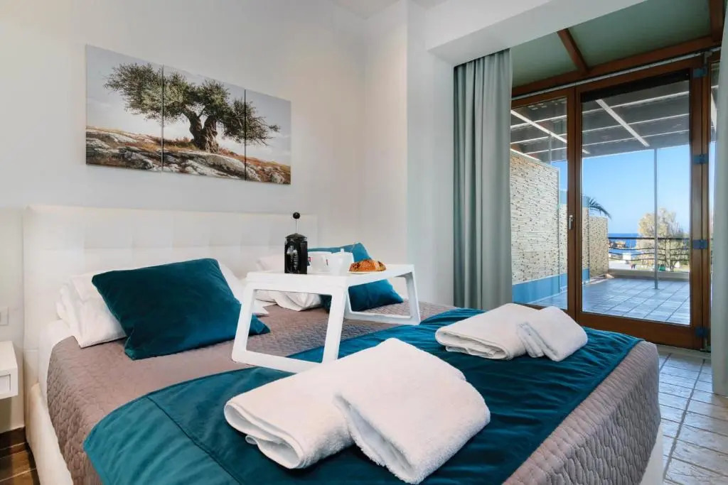 Xenios Dias Luxury Apartments With Sea View