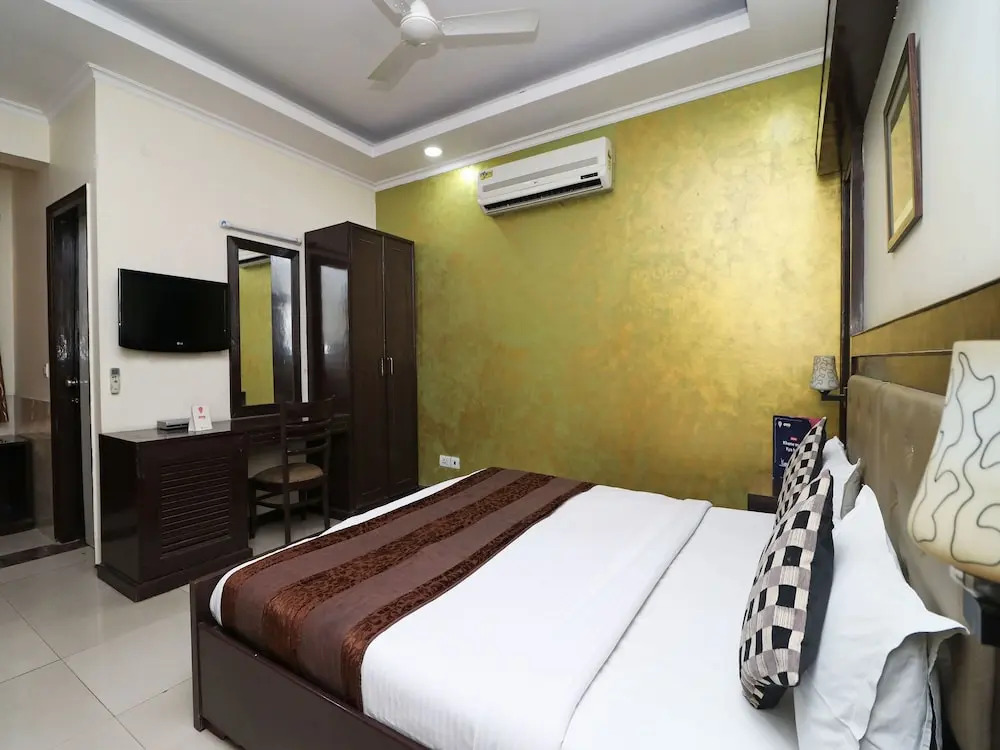 OYO 377 Hotel Excellent