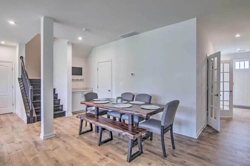4 Mi to Bethany Beach: Townhome w/ Screened Porch