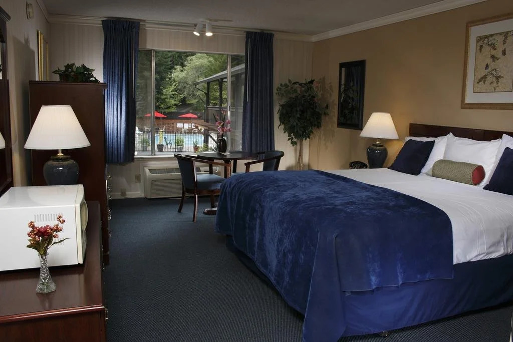 The Occidental Lodge
