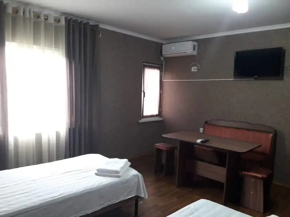 Guest House on ul Yaltinskaya 121 A