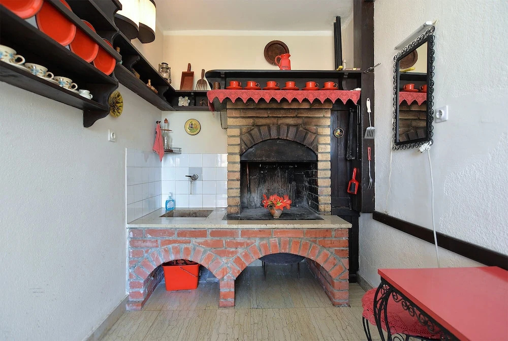 Apartment 250