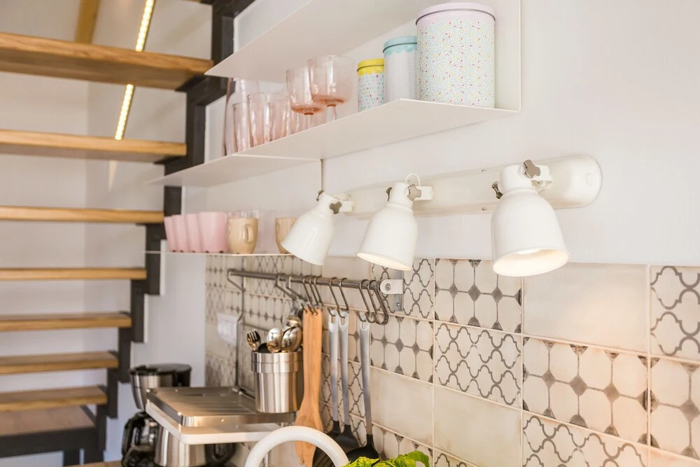 Apartment Shiny Love