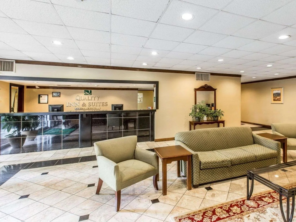 Quality Inn & Suites Conference Center Statesboro Historic District