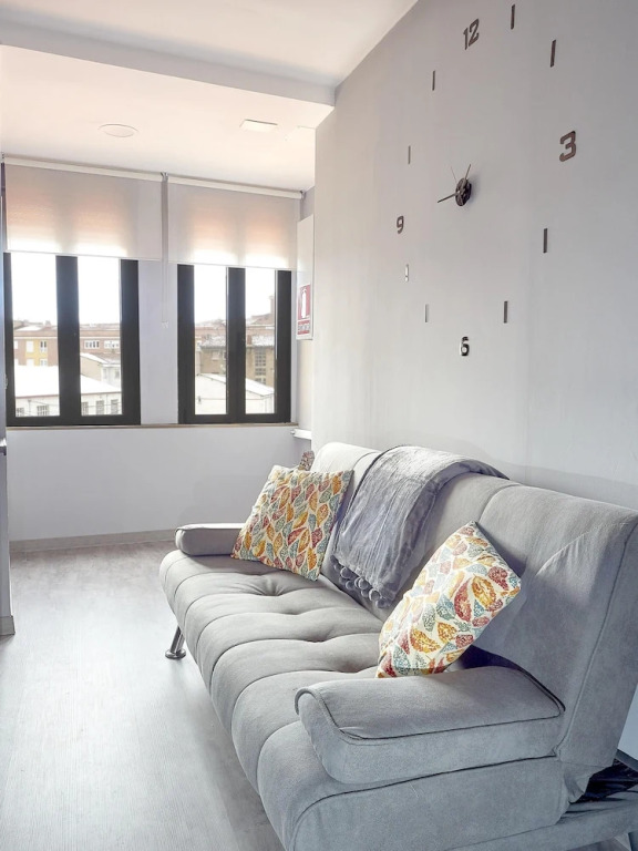 Apartment With one Bedroom in León, With Wonderful City View, Balcony and Wifi - Near the Slopes