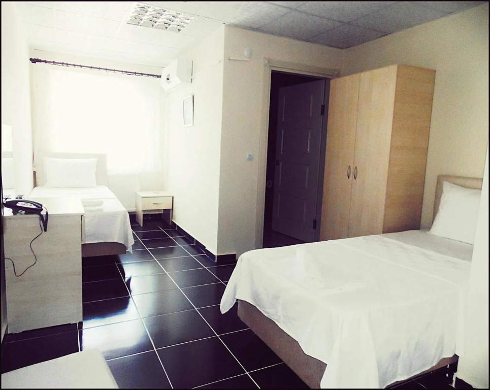 Saral Hotel