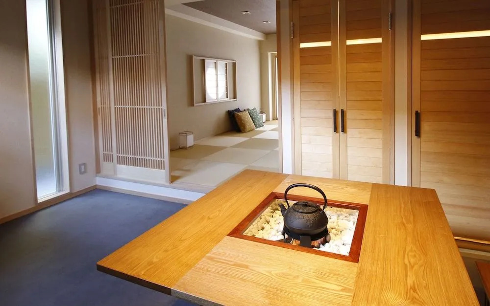 Yanaka Kotobuki Sou