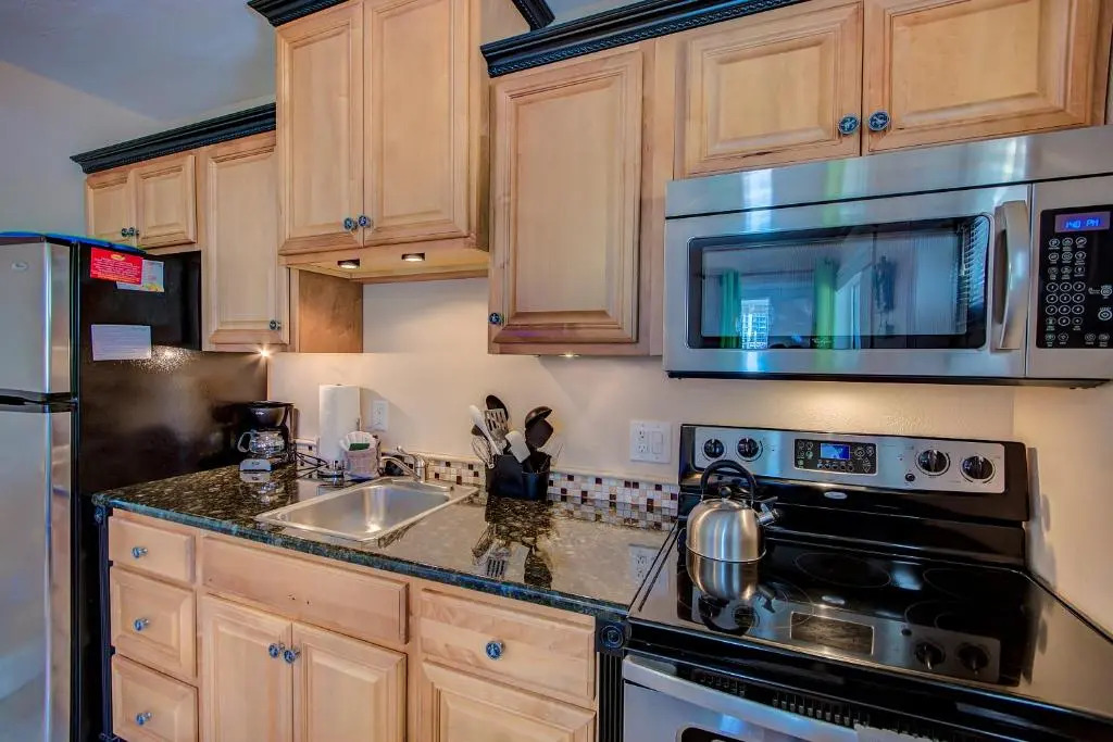 Five Palms Suite 109 - Daily - Weekly - Monthly