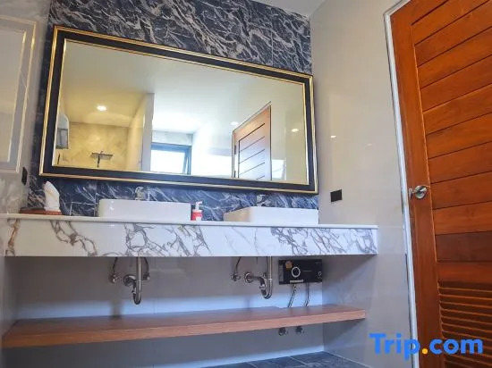 Villa Nadsuree Ao-Nang Modern House