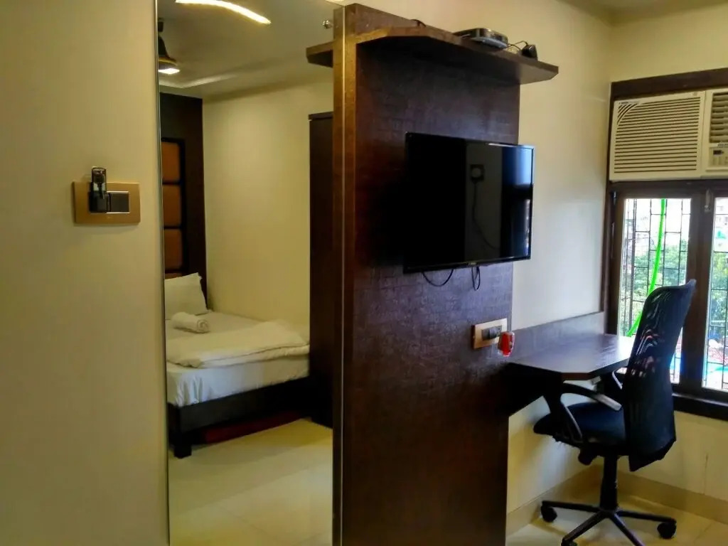 Omega Rooms