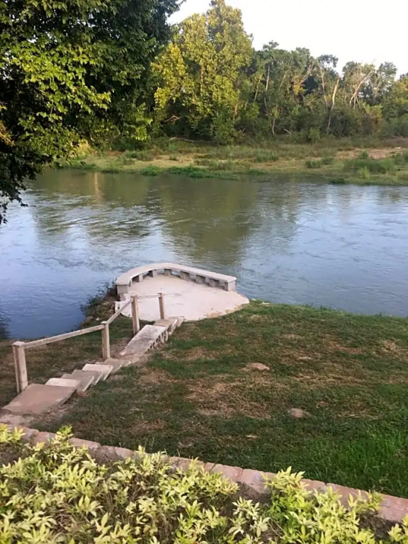 The Perry Riverhouse