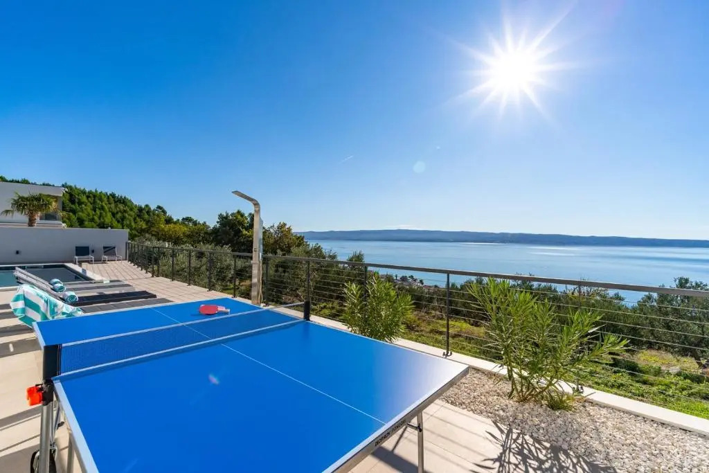 Seaview Villa Big Blue with 32sqm heated pool, 4 bedrooms, and 3 bathrooms