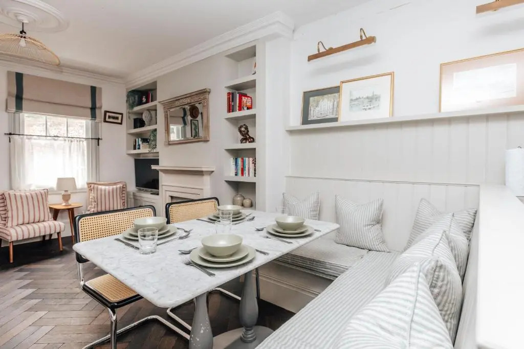 The Emerald - Central Henley, 2 Bedroom House
